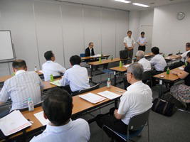 総会の様子